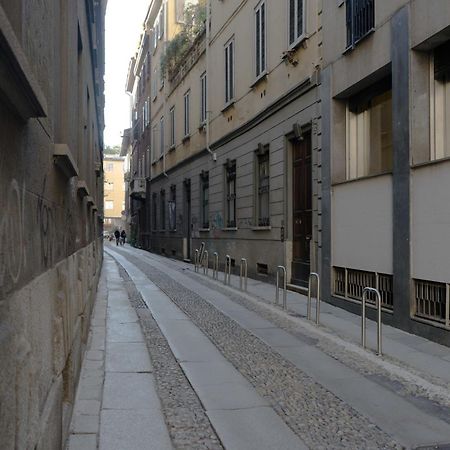 Disciplini Apartment A 5 Min Dal Duomo Milan Bagian luar foto