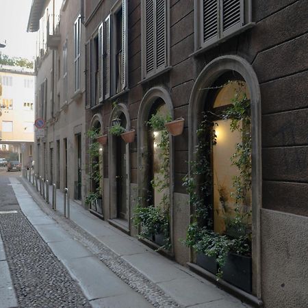 Disciplini Apartment A 5 Min Dal Duomo Milan Bagian luar foto