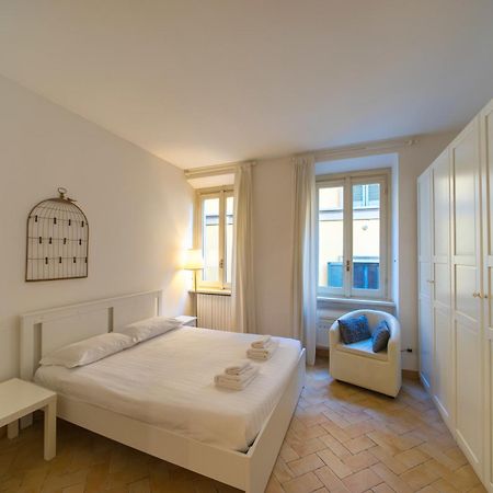 Disciplini Apartment A 5 Min Dal Duomo Milan Bagian luar foto
