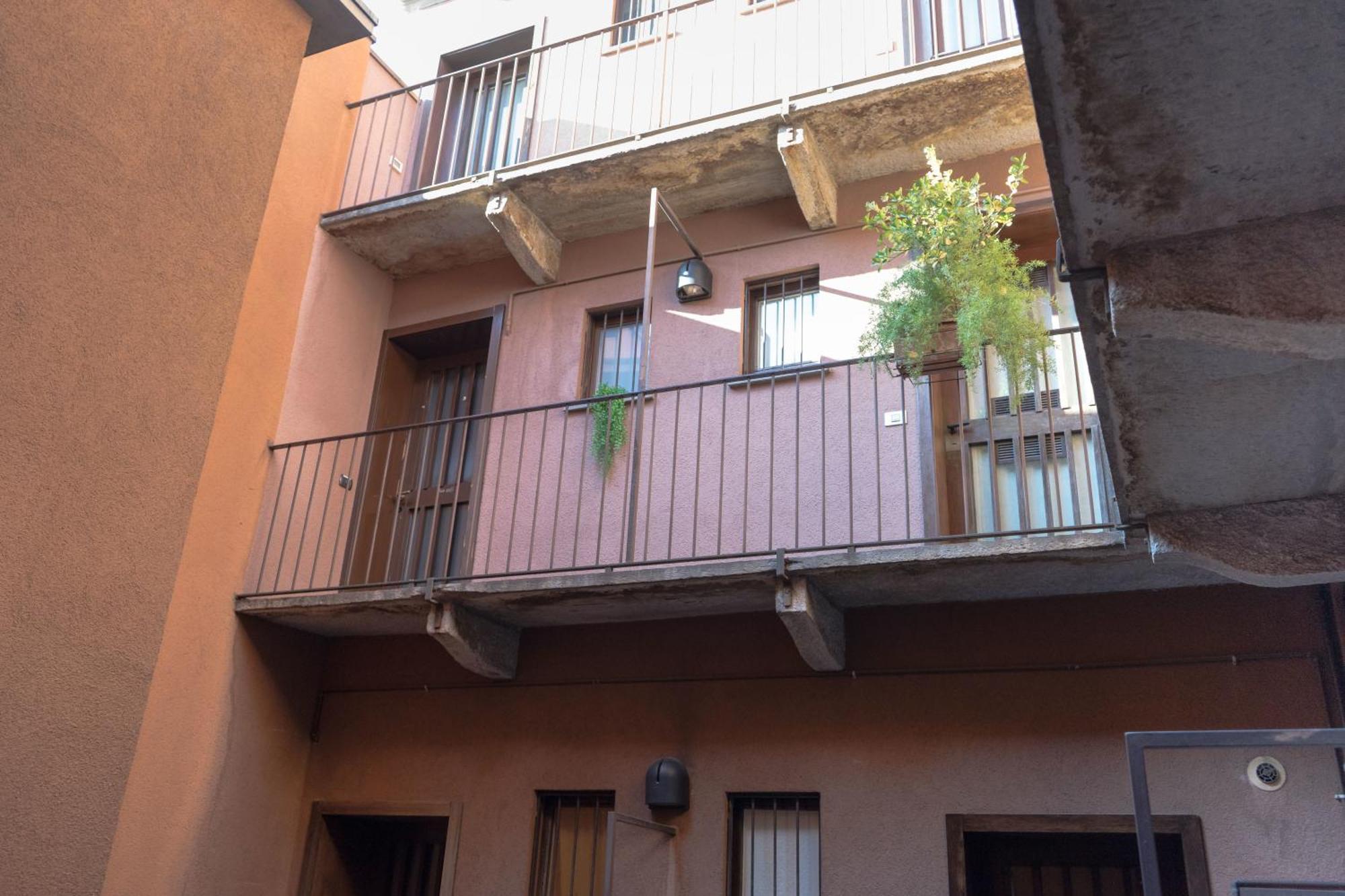 Disciplini Apartment A 5 Min Dal Duomo Milan Bagian luar foto